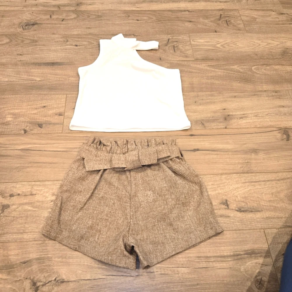 NWOT Girls Asymetrical White‎ Top & Brown Belted Shorts Size (5/6)